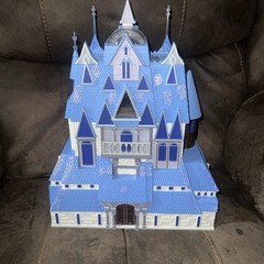 Disney Store Animator’s Collection Frozen 2 Ultimate Arendelle Castle 17” EUC
