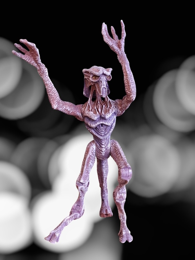Star Trek: Voyager Borg Designated ‘Species 8472’ Vtg POA Fluidic Space Alien