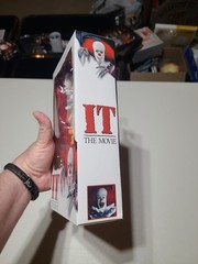 PENNYWISE IT (1990 Movie) 8″ inch Clothed Action Figure NECA NEW 2021