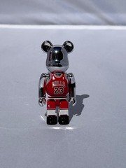 Bearbrick Michael Jordan 1998 Last Shot 400% and 100% Bearbrick