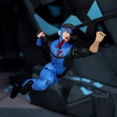 Jada Toys 1/12 Invincible Mark Grayson Battle Bamage SDCC Limited Action Figure