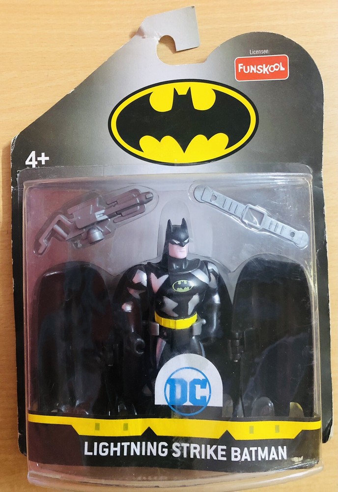 Funskool – Lightning Strike Batman Action Figure Collectible Toy Age 4+ FREE SHP