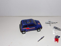 SKIDS TRANSFORMERS G1 HASBRO NEAR COMPLETE WITH REISSUE WITH REISSUE WEAPONS LOT