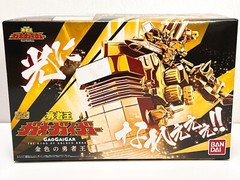 The King of Braves GaoGaiGar Golden King of Braves Super Mini Pla Premium Bandai
