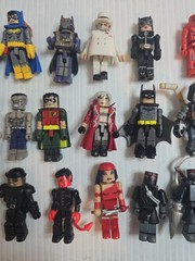 Lot of 20 DC comics Universe Minimates Heroes Figures