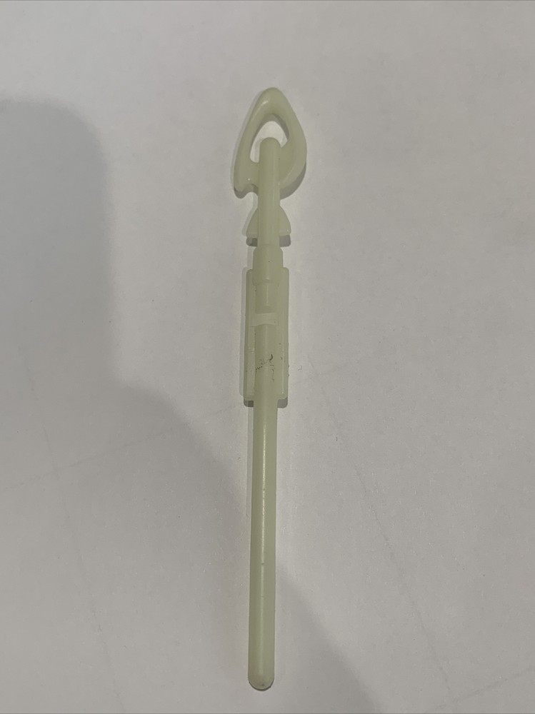 1993 Kenner Stalker Predator Glow in the Dark Accessory staff spear weapon part