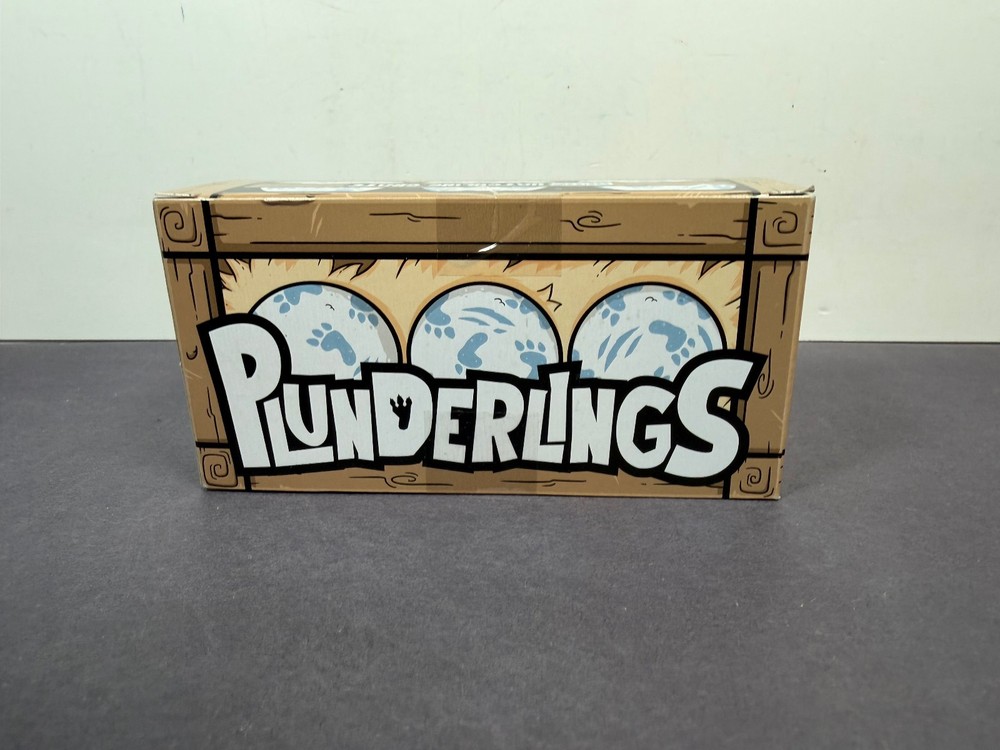 Plunderlings BLUE Hatchling Crate Figure Add-Ons Poncho Fwush Pyke Cayo