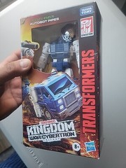Transformers Kingdom War For Cybertron Autobot Pipes New