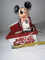 Vintage 1973 Mickey Mouse Battery Powered Toothbrush, 1973, Kenner- Read Desc