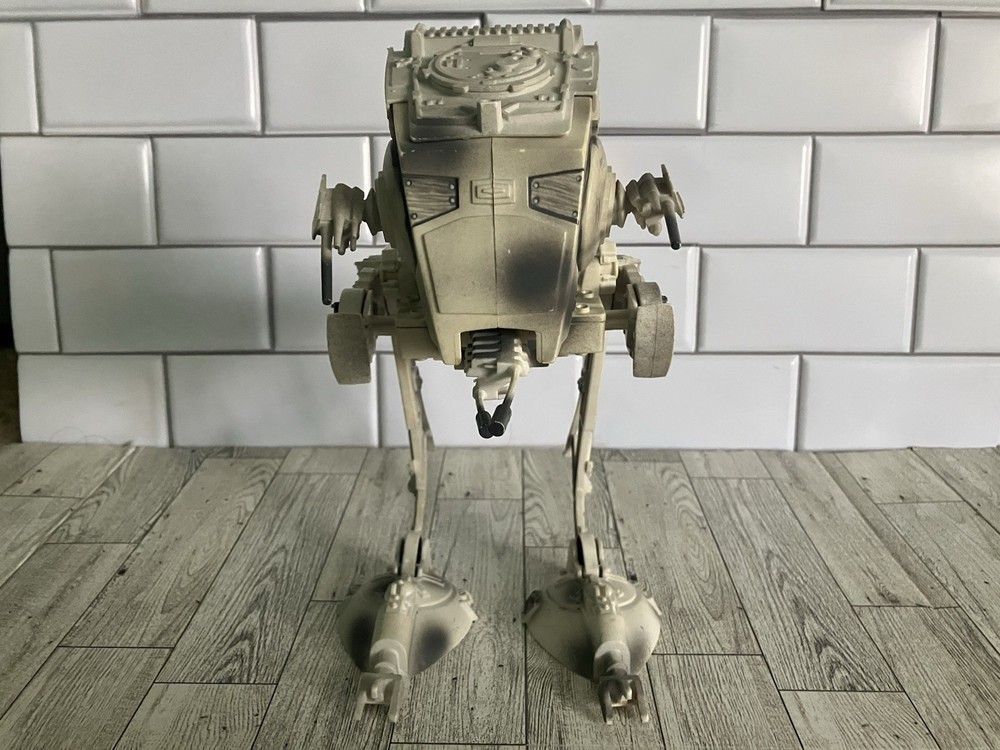 Hasbro 2002 Star Wars AT-ST Imperial Scout Walker Vehicle