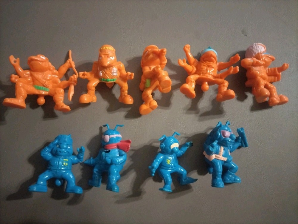 Army Ants Figures – 9 Vintage Lot Orange Blue, Hasbro. Do not have rubber Butts