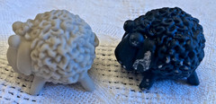 How To Train Your Dragon Replacement Pieces Catapult Sheep Dreamworks – Lot of 2