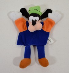 RARE 2001 Goofy 7″ McDonald’s EUROPE Plush Hand Puppet Disney Disneyland Paris