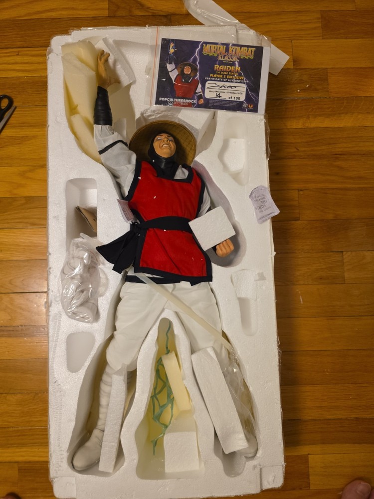 Pop Culture Shock Collectibles Mortal Kombat Klassic Raiden (Red Variant)