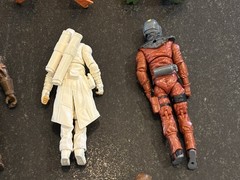 Action Figure Lot of 18 ( G.I.Joe, Batman, Pirates of the Carib, Space Quest +)