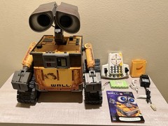 Disney Pixar Thinkway Ultimate Wall E WITH Box READ DESCRIPTION