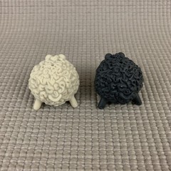 HOW TO TRAIN YOUR DRAGON Sheep 2013 DreamWorks Animation 1.5″ Figures Lot of 2