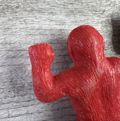 VINTAGE Lot Of 2 1960s PALMER 3″ TALL HARD PLASTIC RED KING KONG GORILLA FIGURES