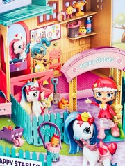 NEW Shopkins Happy Places Happy Stables Playset Ponicakes Pony Petkins