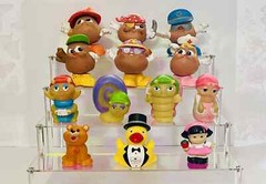 Vintage Toys McDONALD’S / WENDY’S / KFC / SESAME STREET PVC/Plastic/Plush/Rubber