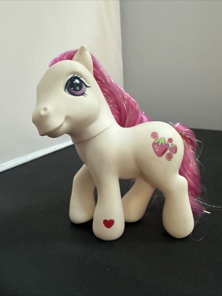 G3 Hasbro My Little Pony STRAWBERRY SWIRL white with strawberries Cut Tail