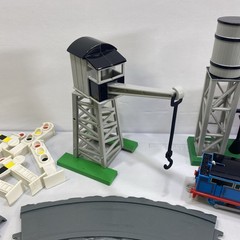 2001 ERTL Thomas The Train-Track-Turntable w/Shed-Crossing-Signals & More