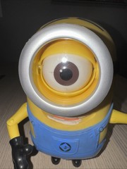 Thinkway Despicable Me Minion Stuart Deluxe Talking 8″ Figure Moving Eye TESTED
