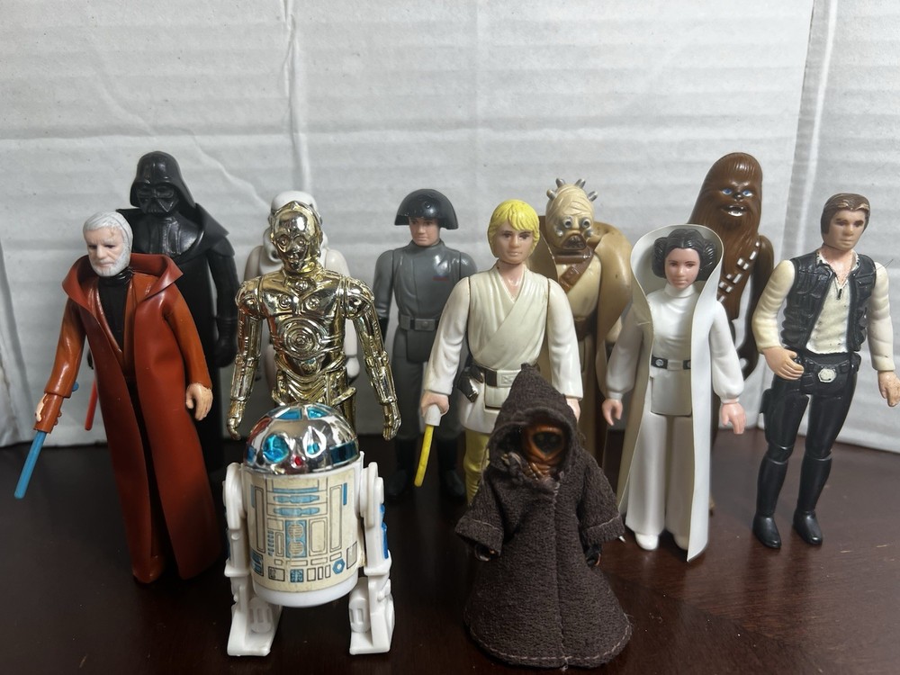 VINTAGE KENNER STAR WARS 1977 FIRST 12 FIGURE SET LOT LUKE VADER HAN LEIA R2 +++