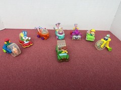 Vintage lot of 8 Warner Tiny toons functioning vehicles 2.5 inches long 1992