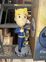 NEW HUGE 15″ Fallout 4 Vault Boy CHARISMA 111 Mega Bobblehead Figure Gaming 76