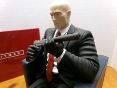 VIDEO GAMES FIGURE SPECIAL AGENT 47 HITMAN TOBIAS RIPPER CHESSMASTER & L.E. BOOK