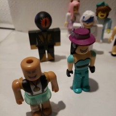 Roblox Loose Lot 20 action Figurines