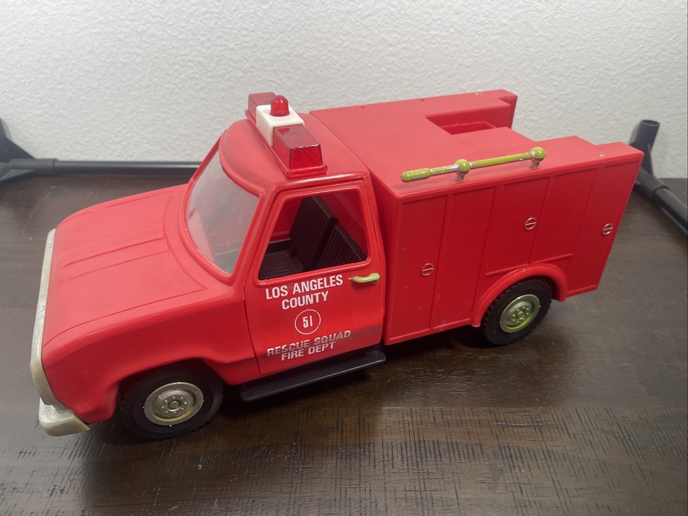 1975 LJN Emergency LA County Squad 51 Fire Truck