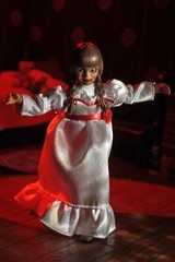 Mego Horror Wave 18 – The Conjuring Universe – Annabelle Comes Home 8″ Action Fi