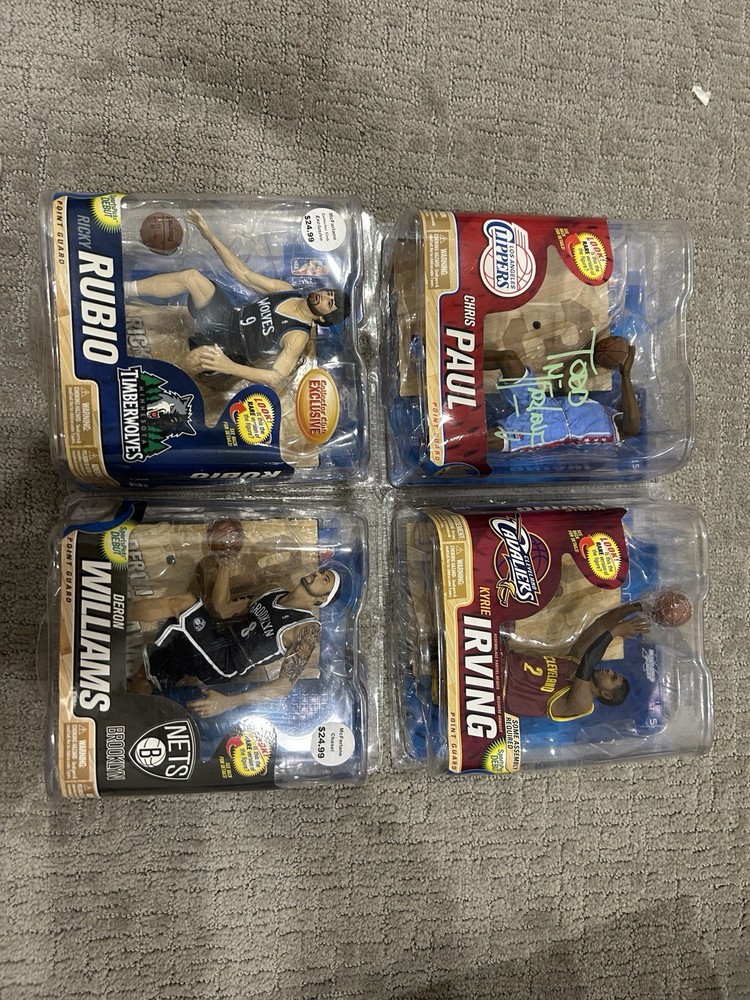 POINT GUARD MCFARLANE LOT FT CHRIS PAUL & KYRIE IRVING