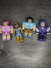 R0BL0X Toys Action Figures Lot Of 8 Figure Pack w/ Accessories NO CODES