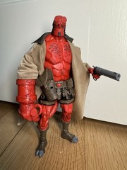 Hellboy McFarlane Collector Edition #60 7-Inch Scale Figure Loose Complete