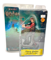 Harry Potter Action Figure With Wand & Base Series 1 Neca NEW