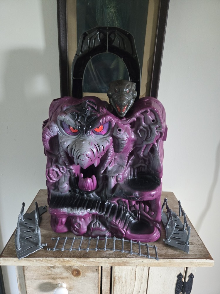 Mattel 1984 Snake Mountain He-Man Masters of the Universe MOTU Playset vintage