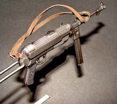 1/6 Scale Dragon WWII German MP40 Submachine Gun for 12″ Action Figures Type B