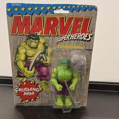 ToyBiz Marvel Super Heroes Hulk 1993 Action Figure w/ Crushing Arm, Metal Bar