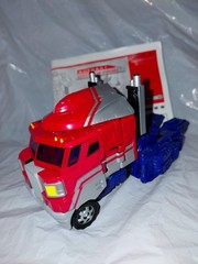 Used Transformers Classics Optimus Prime Complete 2006 Hasbro Voyager Class