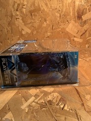 ALIEN VS PREDATOR: ALIEN QUEEN W/ BASE BRAND NEW NO YELLOWING ABSOLUTELY MINT