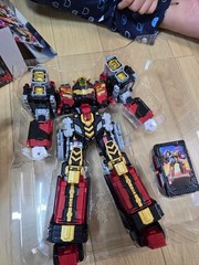 Metal Cardbot S: Blastrain – The Majestic 3-Stage Express Transforming Titan Kor