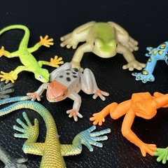21 Vtg Frog Lizard Figurines Lot Reptiles Turtle Shark Plastic Rubber Amphibian