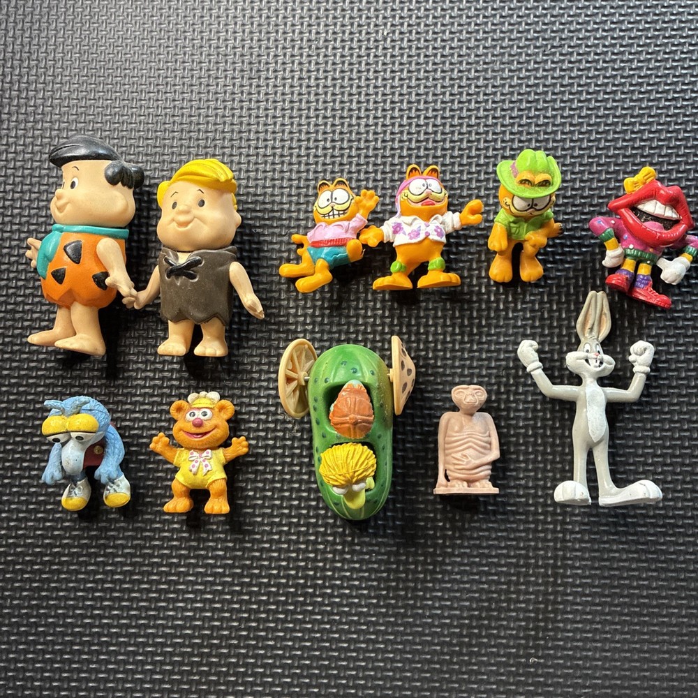 Vintage Lot 11 Pvc Figures Flintstones, The Muppets, Bugs Bunny, Garfield, ET