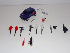 SKIDS TRANSFORMERS G1 HASBRO NEAR COMPLETE WITH REISSUE WITH REISSUE WEAPONS LOT