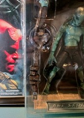 Mezco Hellboy Abe Sapien Blue/Black Boxed Action Figure w/ Alt Head 2004