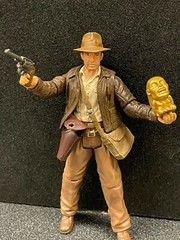 Hasbro Indiana Jones Action Figure 3.75″ w/Accessories INDY With IDOL 2007 MINT