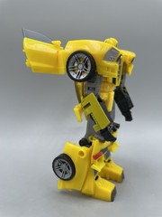 Transformers Generations 30th Anniversary Thrilling 30 Deluxe Class Bumblebee